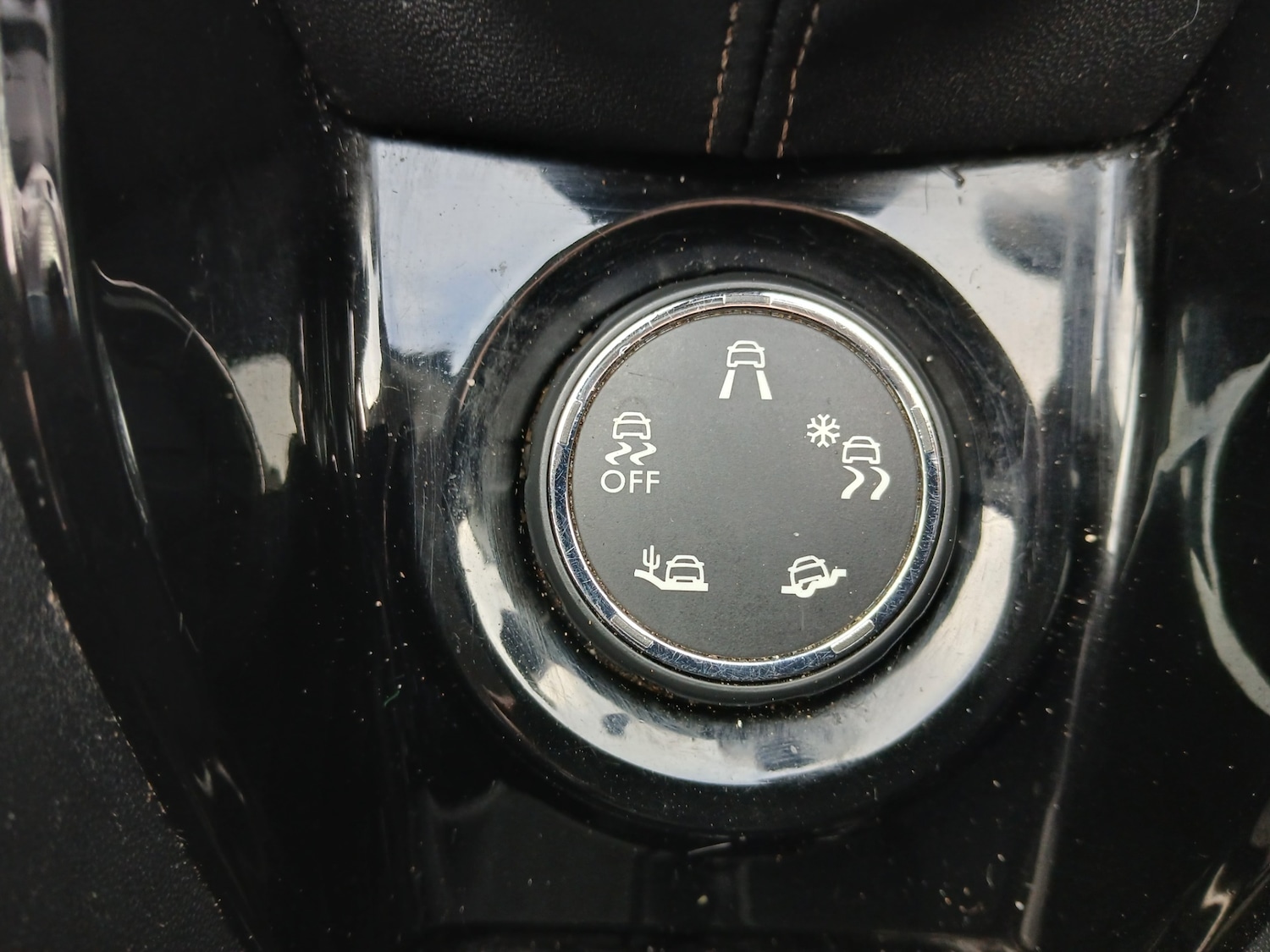 Used Peugeot 2008 2014 for sale - 77742453: Photo 26