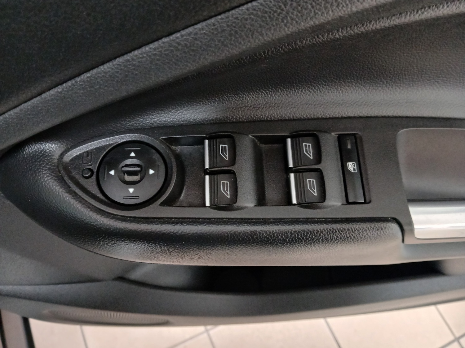 Used Ford Kuga 2015 for sale - 77568721: Photo 32