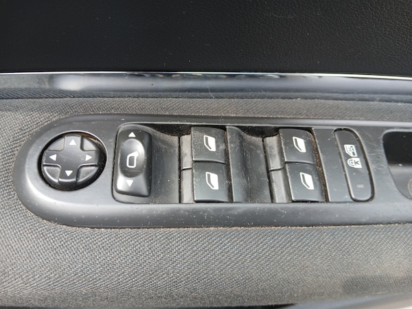 Used Peugeot 3008 2012 for sale - 74645723: Photo 29