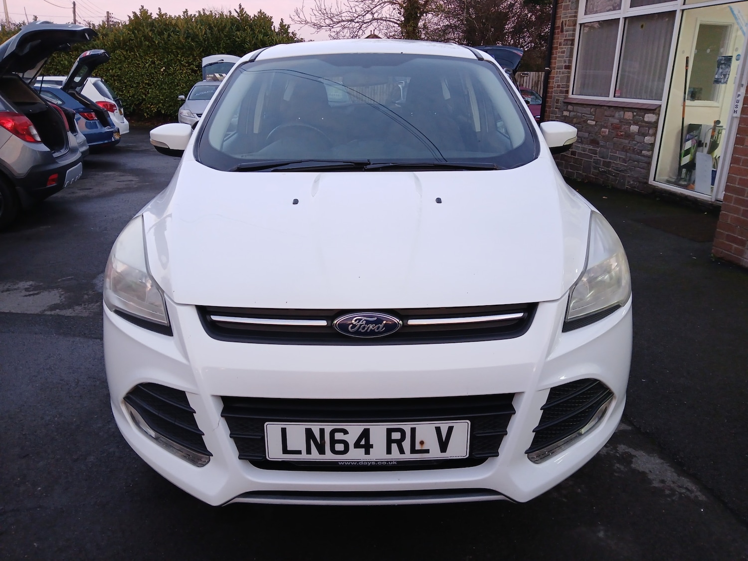Used Ford Kuga 2014 for sale - 76960410: Photo 2