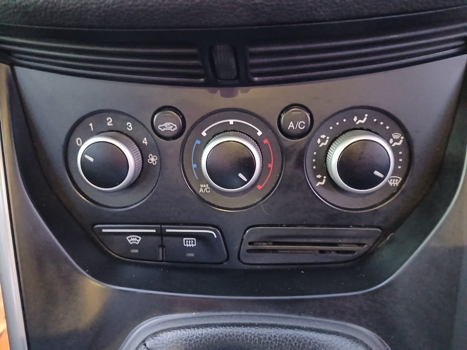 Used Ford Kuga 2014 for sale - 76960410: Photo 25