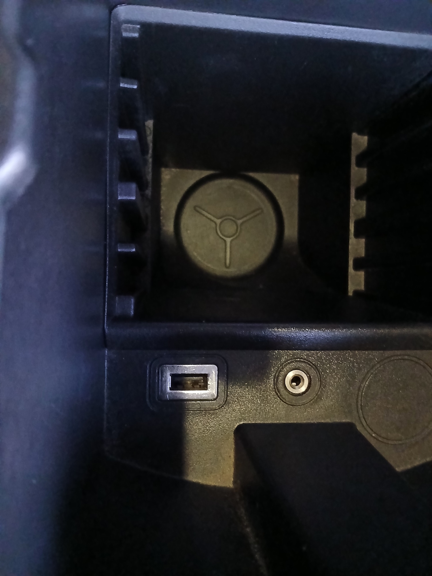 Used Ford Kuga 2014 for sale - 76960410: Photo 28