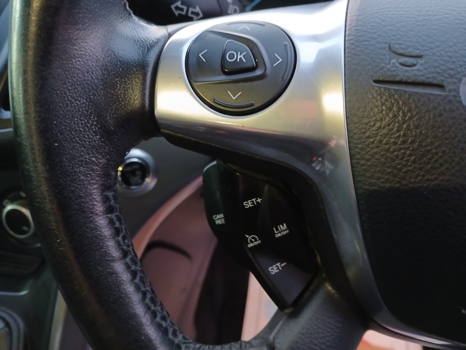 Used Ford Kuga 2014 for sale - 76960410: Photo 29