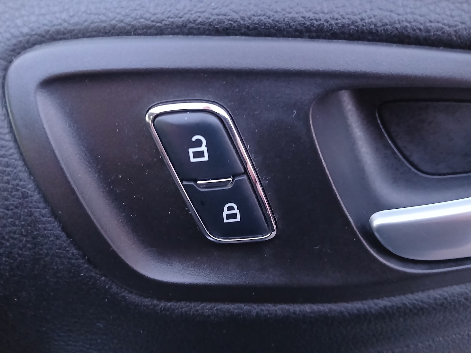 Used Ford Kuga 2014 for sale - 76960410: Photo 33