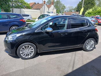 Used Peugeot 208 2015 for sale - 78814303: Photo