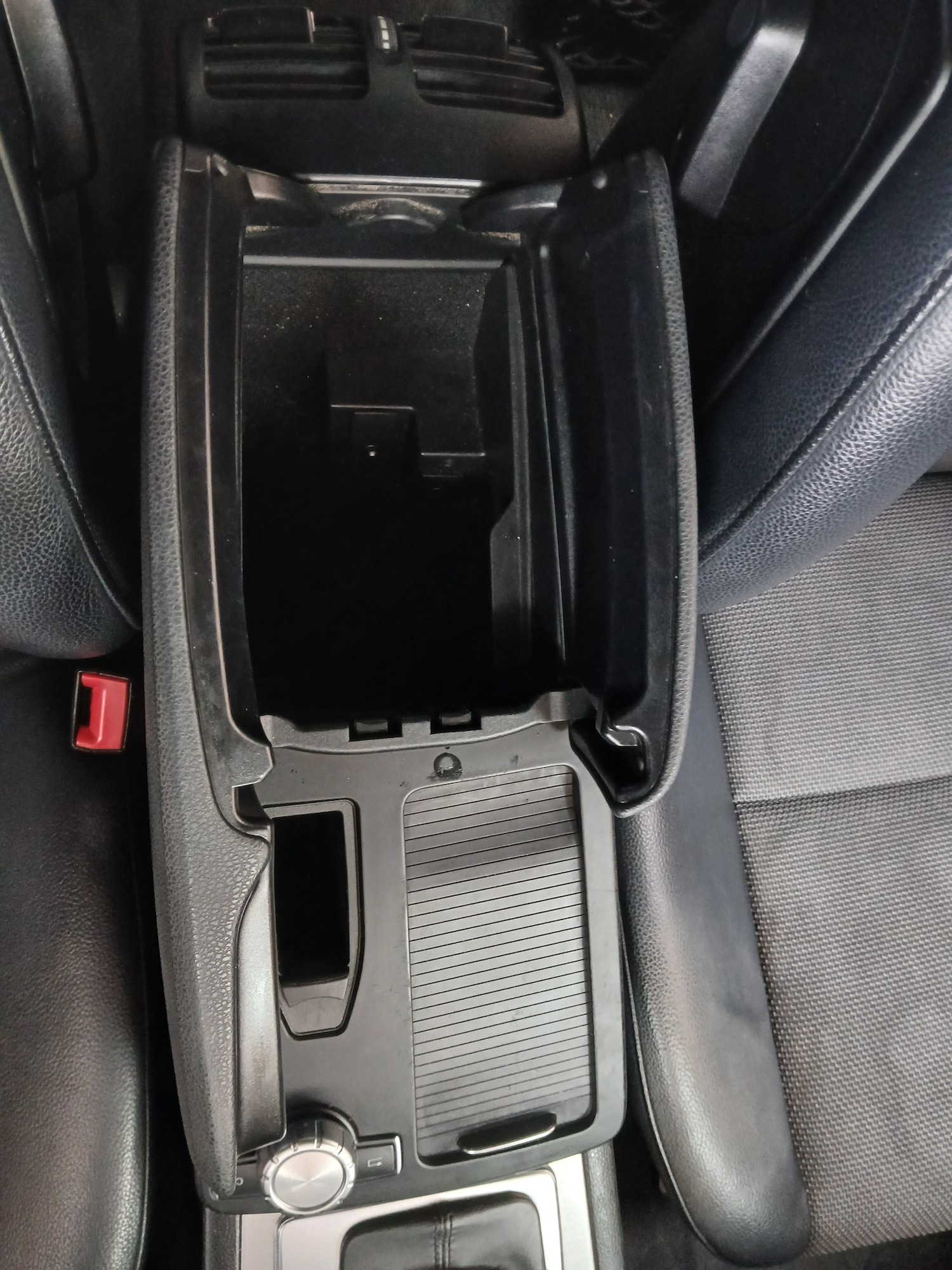 Used Mercedes-Benz C Class 2012 for sale - 77629717: Photo 28