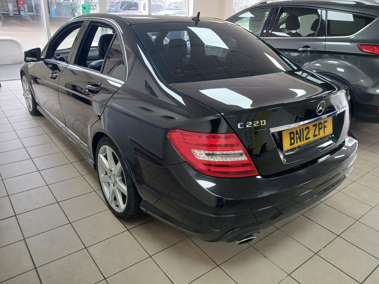 Used Mercedes-Benz C Class 2012 for sale - 77629717: Photo 5