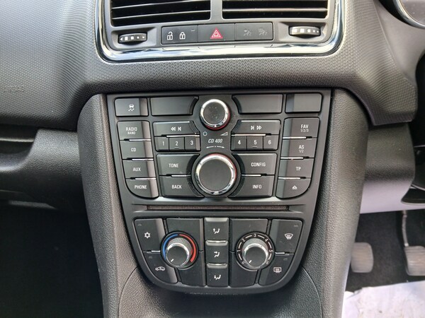 Used Vauxhall Meriva 2015 for sale - 73986350: Photo 24