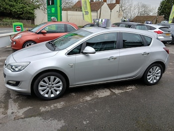 Used Vauxhall Astra 2013 for sale - 77247803: Photo