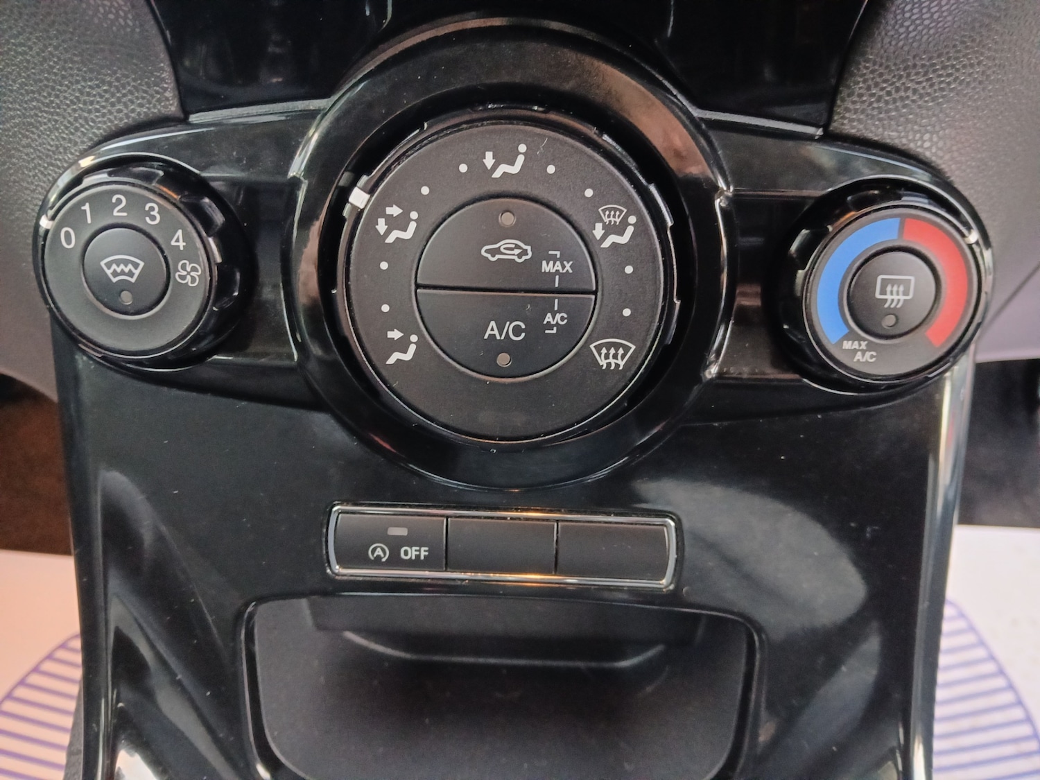 Used Ford Fiesta 2015 for sale - 76613549: Photo 21