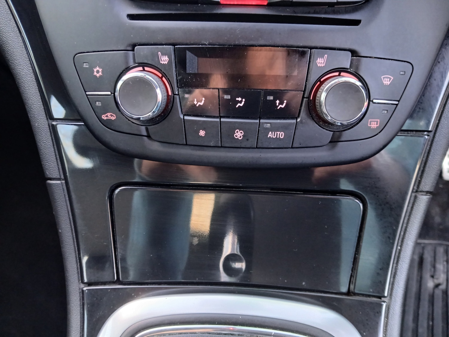 Used Vauxhall Insignia 2013 for sale - 77449849: Photo 24