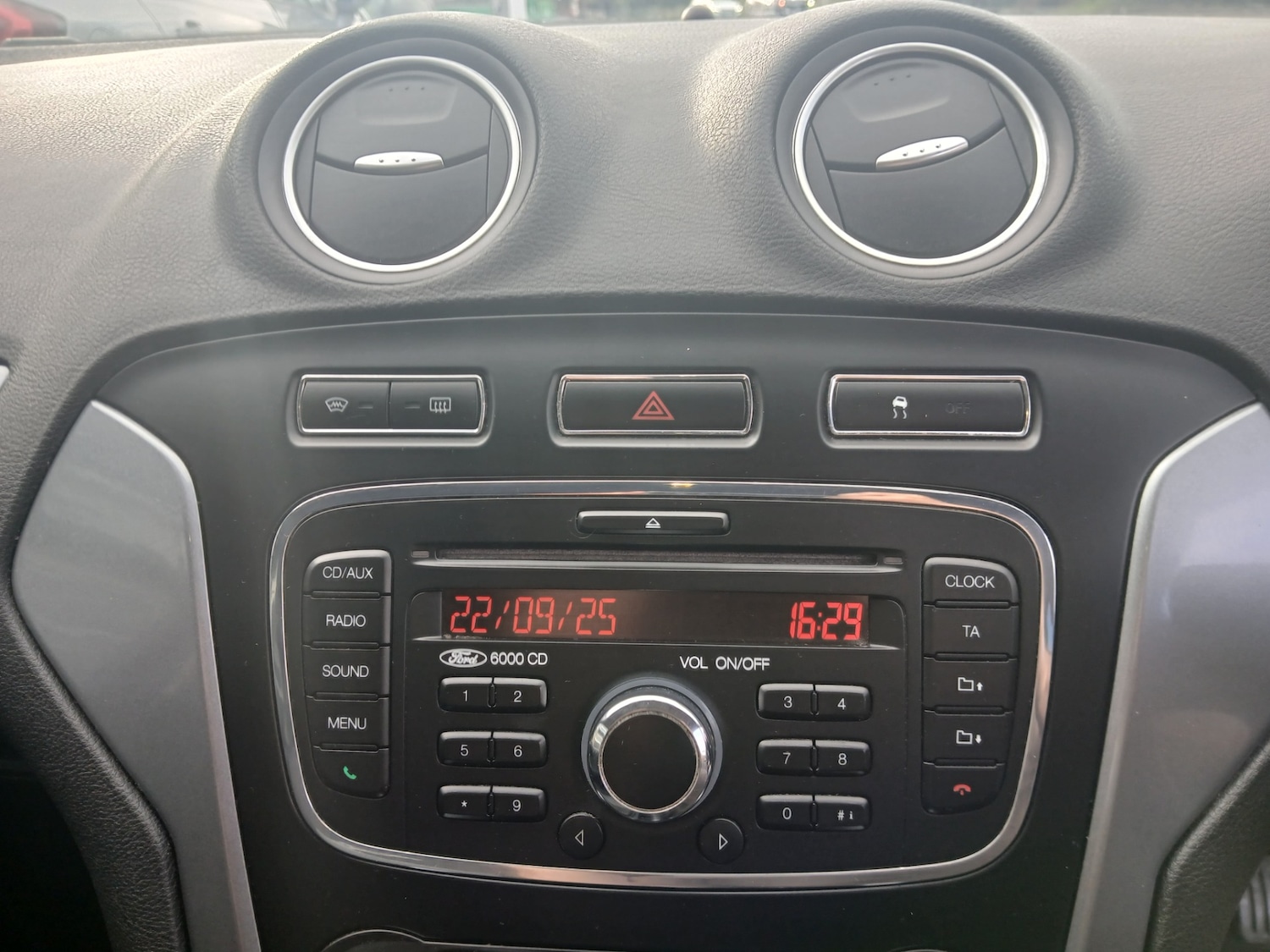 Used Ford Mondeo 2012 for sale - 77516456: Photo 22