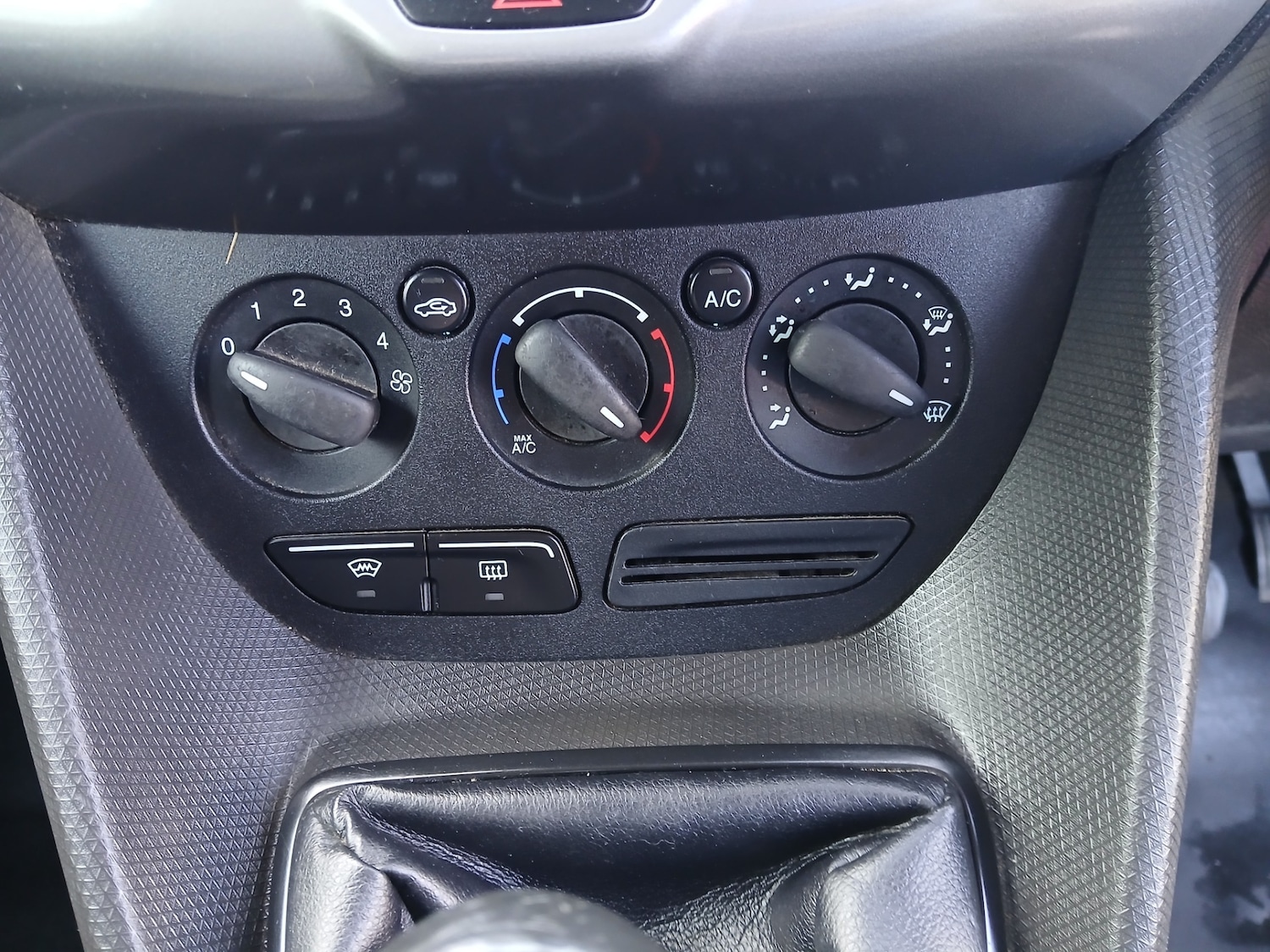 Used Ford Transit Connect 2014 for sale - 77630184: Photo 19