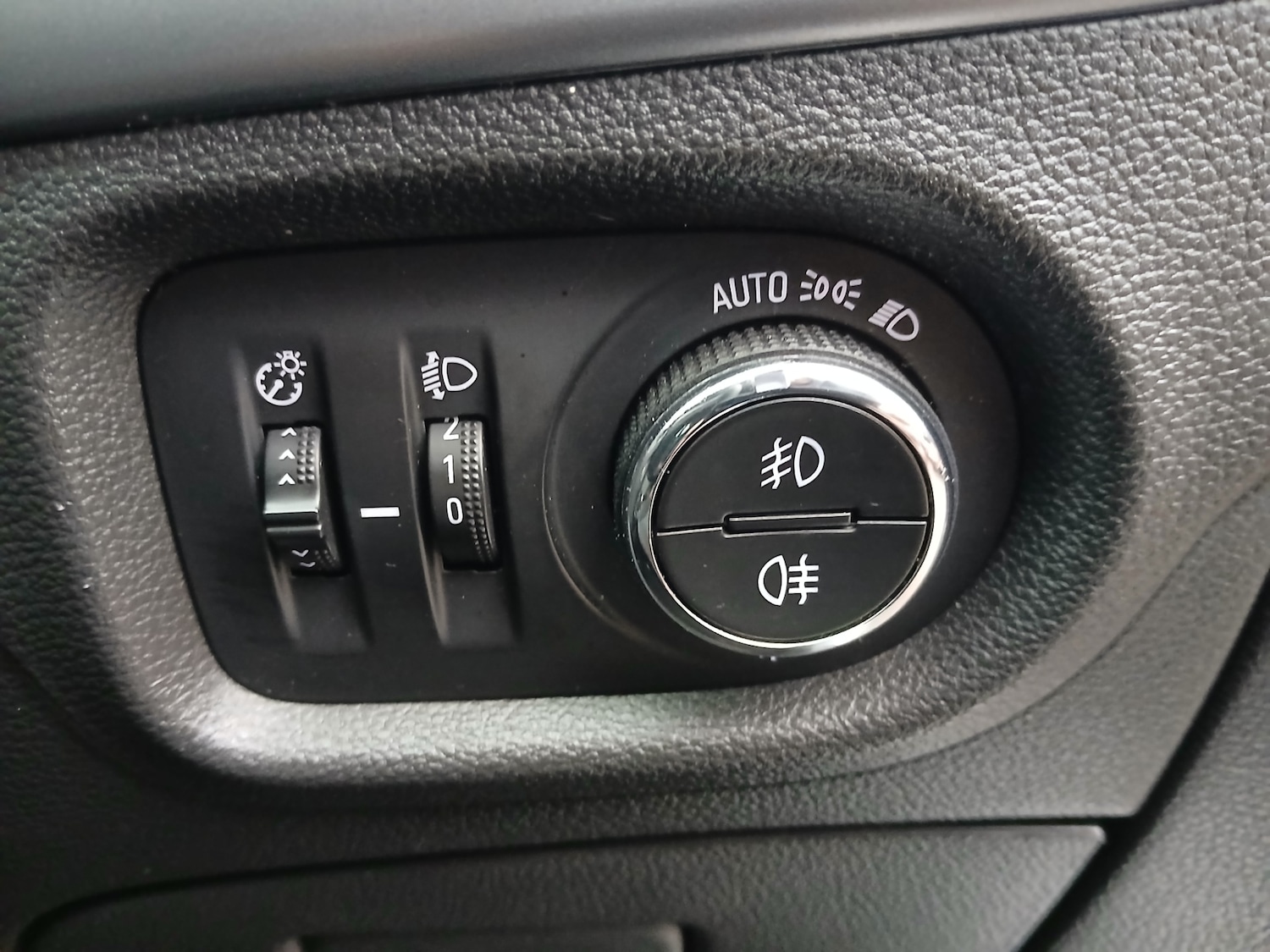 Used Vauxhall Astra 2018 for sale - 76589739: Photo 31