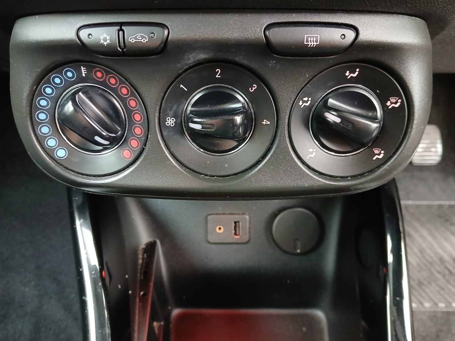 Used Vauxhall ADAM 2014 for sale - 76427874: Photo 21