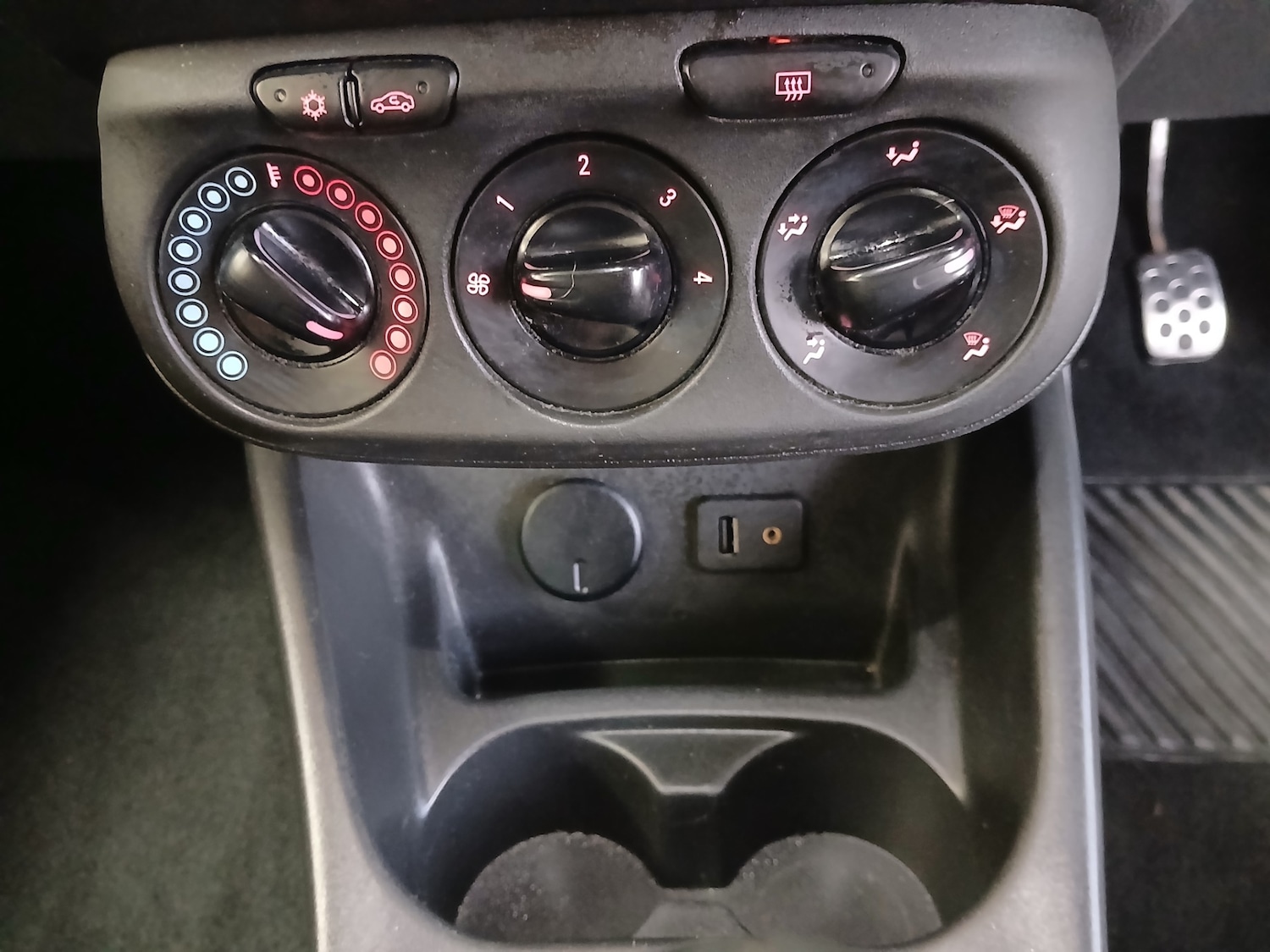 Used Vauxhall Corsa 2015 for sale - 77198453: Photo 29