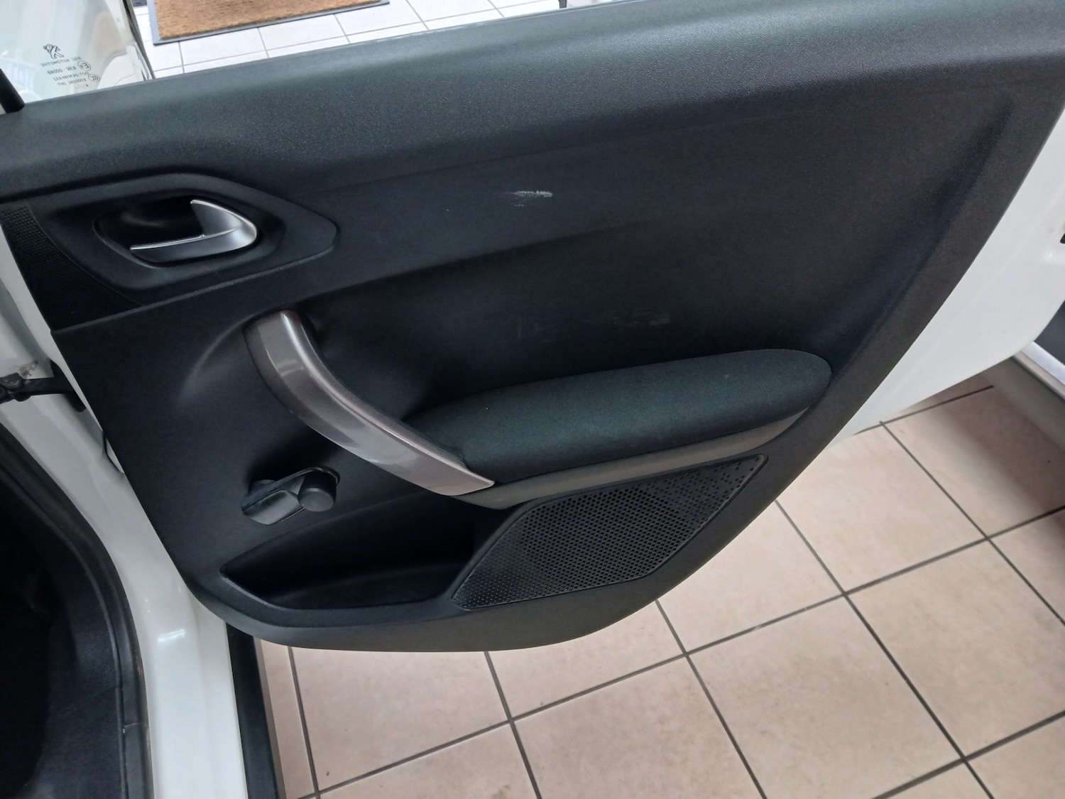 Used Peugeot 2008 2015 for sale - 77568751: Photo 17