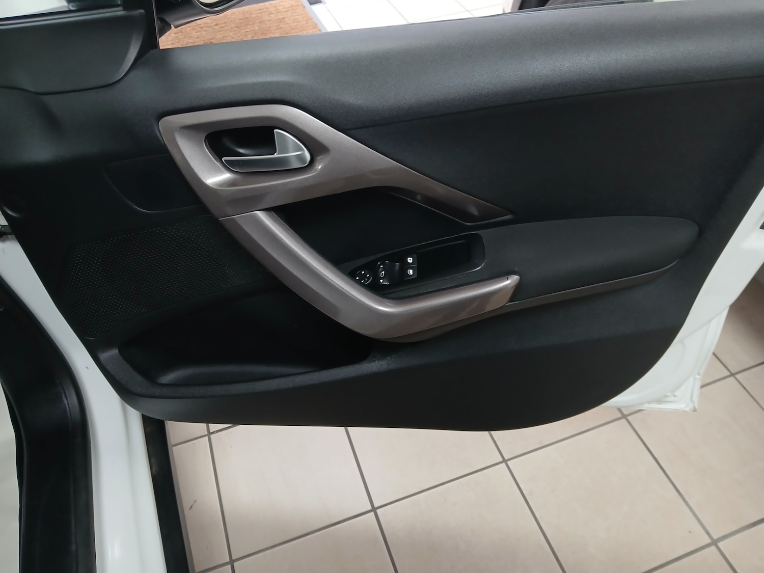 Used Peugeot 2008 2015 for sale - 77568751: Photo 19