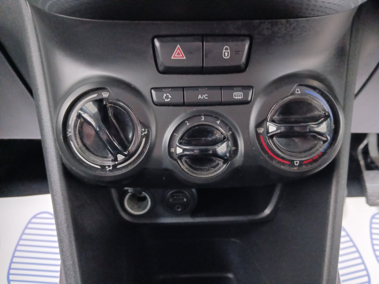 Used Peugeot 2008 2015 for sale - 77568751: Photo 23