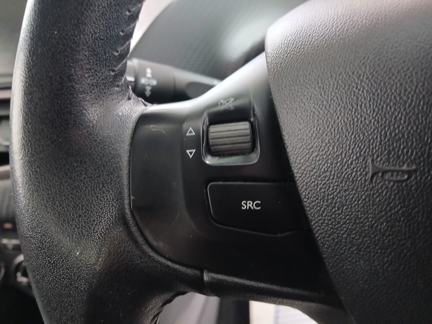 Used Peugeot 2008 2015 for sale - 77568751: Photo 26