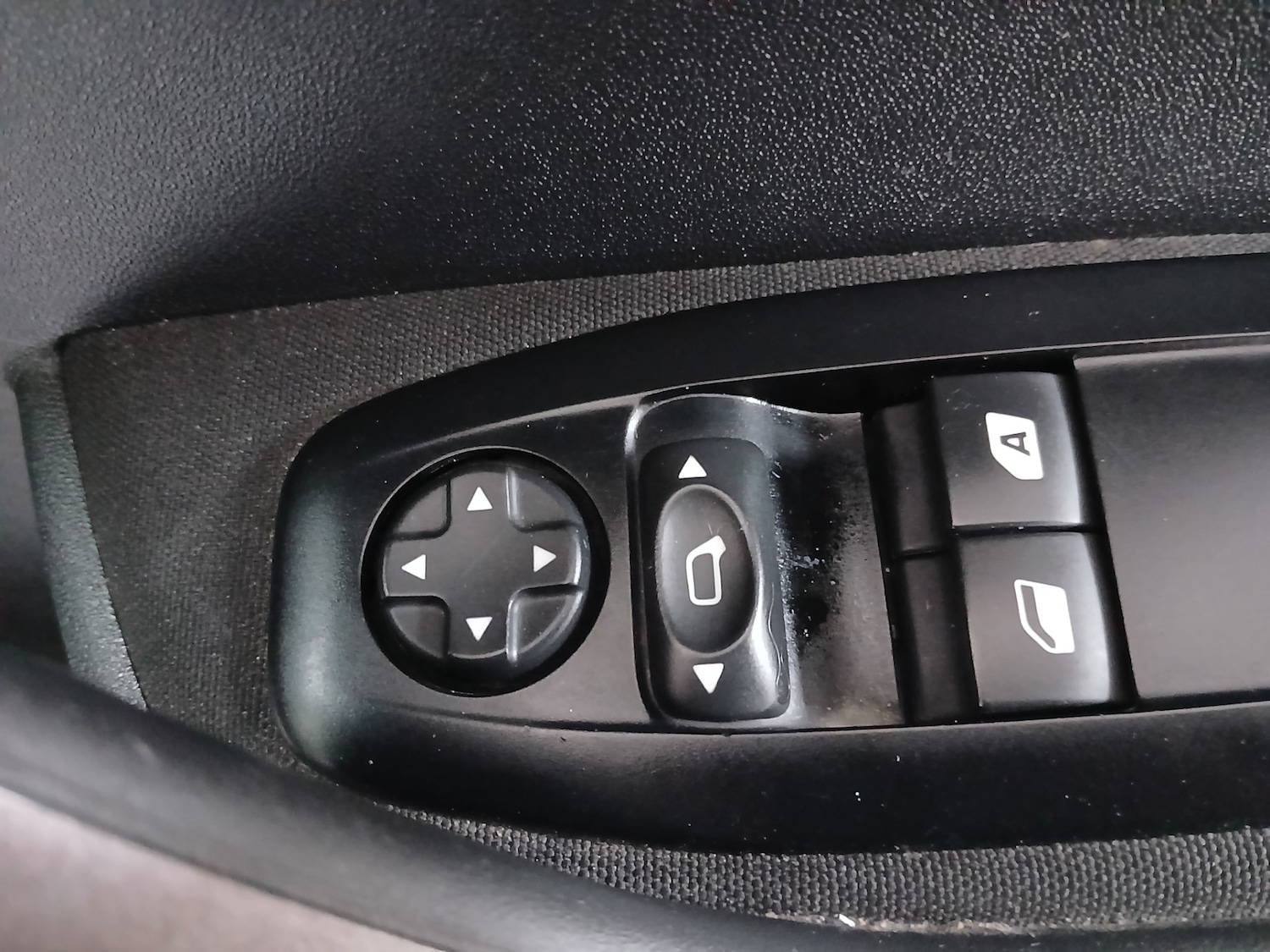 Used Peugeot 2008 2015 for sale - 77568751: Photo 29