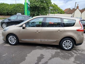 Used Renault Grand Scenic 2013 for sale - 79732511: Photo