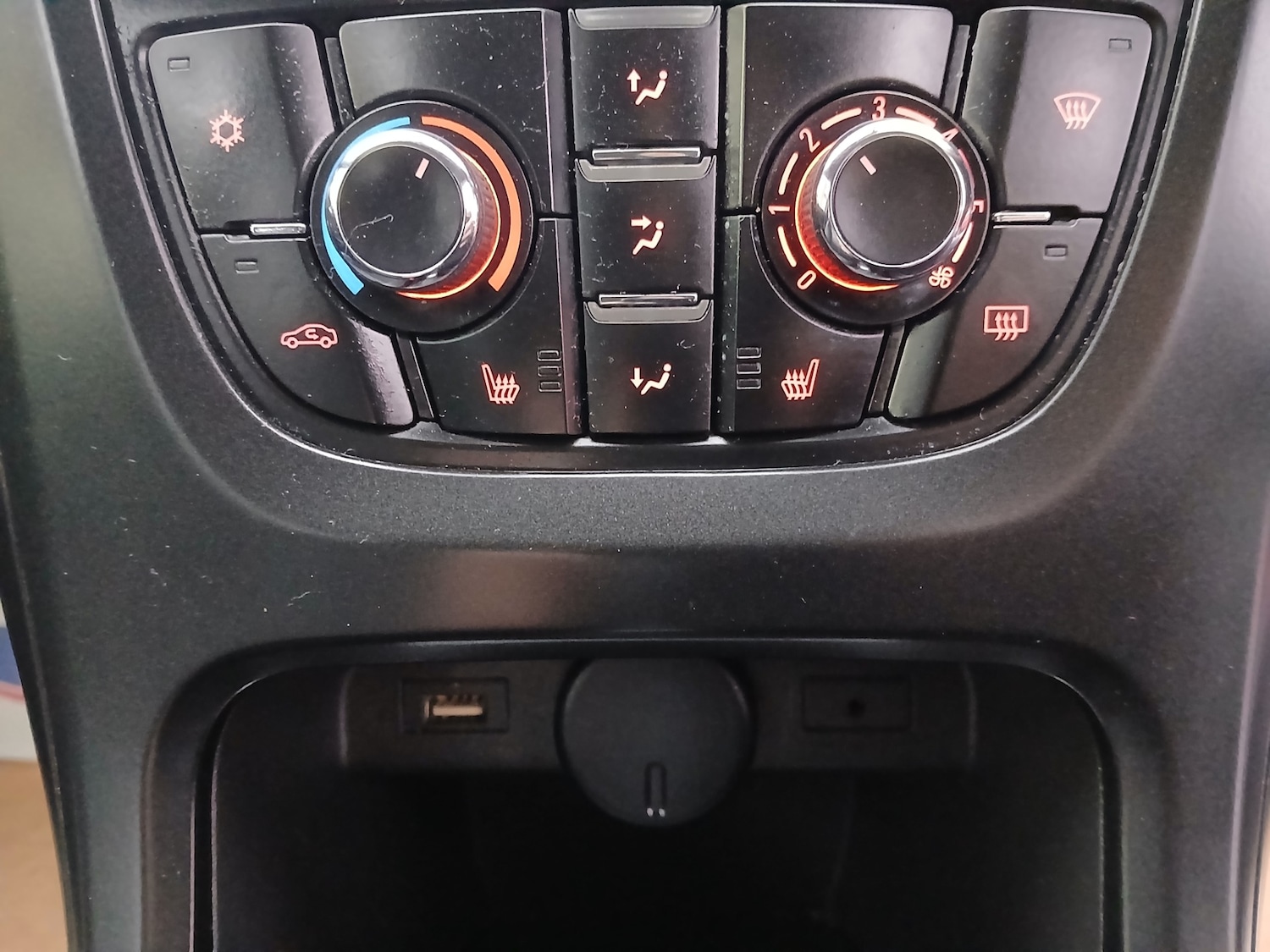 Used Vauxhall Astra 2015 for sale - 76906403: Photo 24