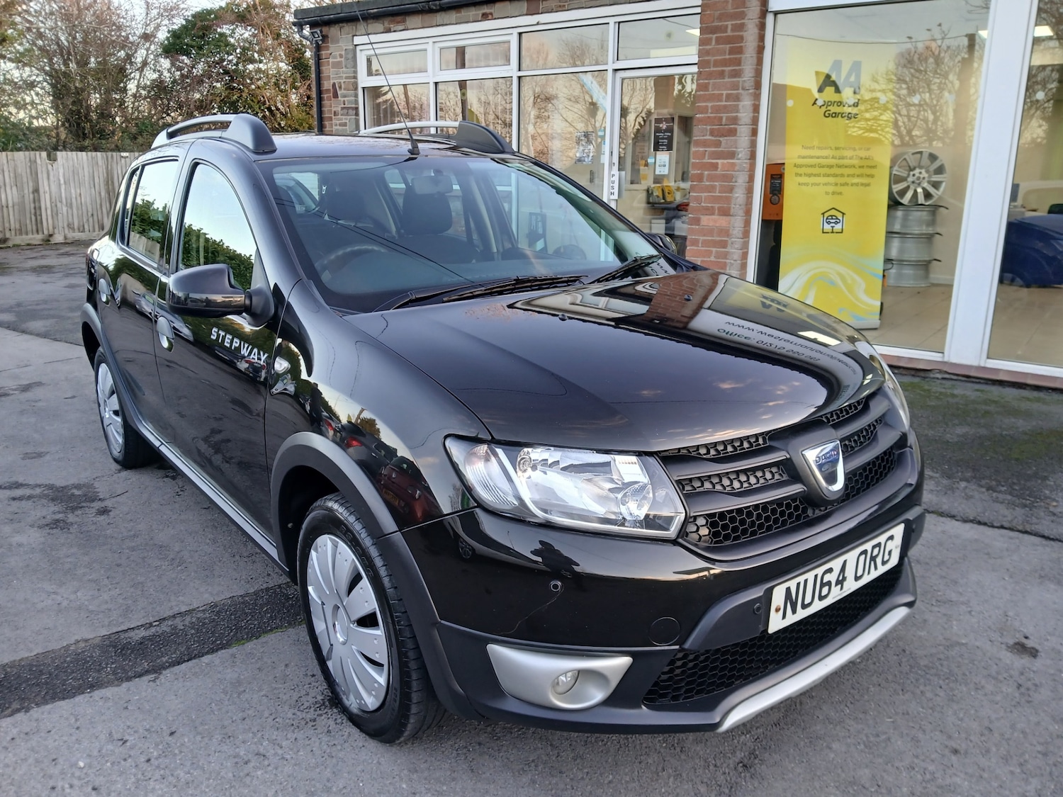 Used Dacia Sandero Stepway 2014 for sale - 76626796: Photo 1