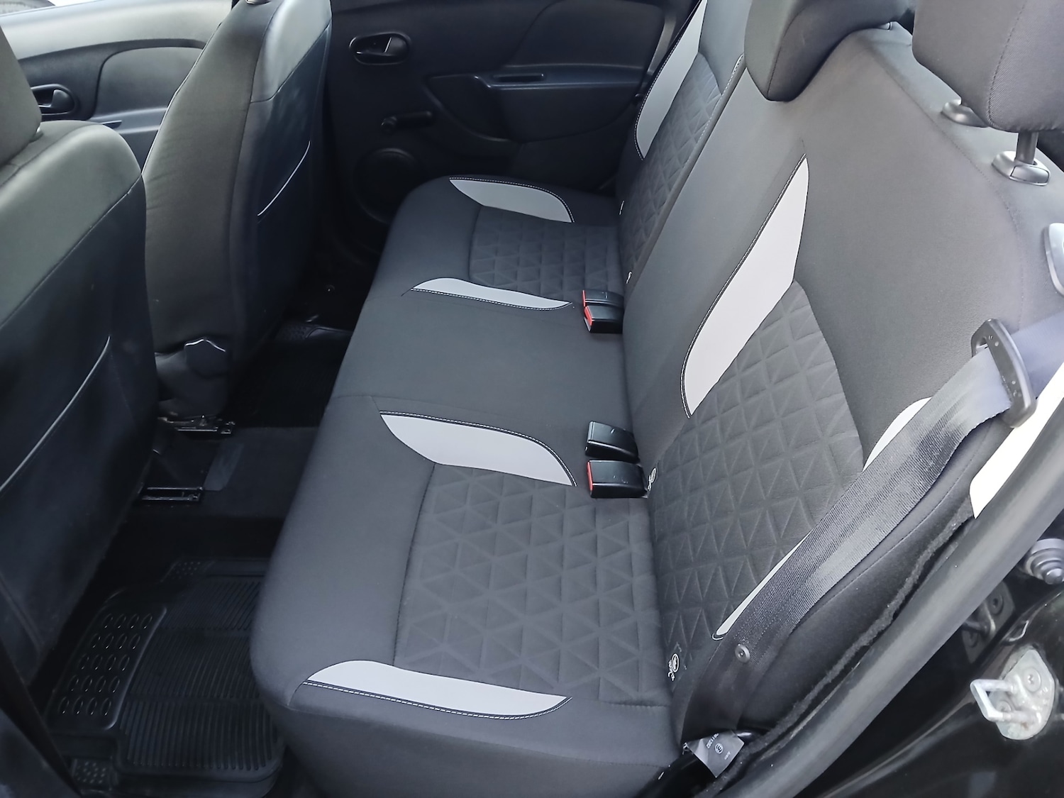 Used Dacia Sandero Stepway 2014 for sale - 76626796: Photo 15