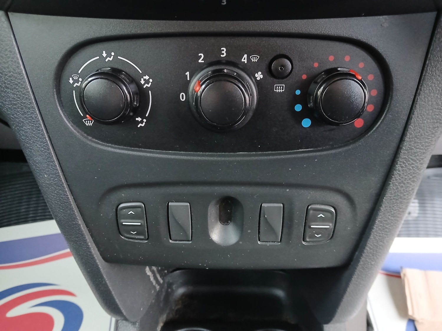 Used Dacia Sandero Stepway 2014 for sale - 76626796: Photo 27