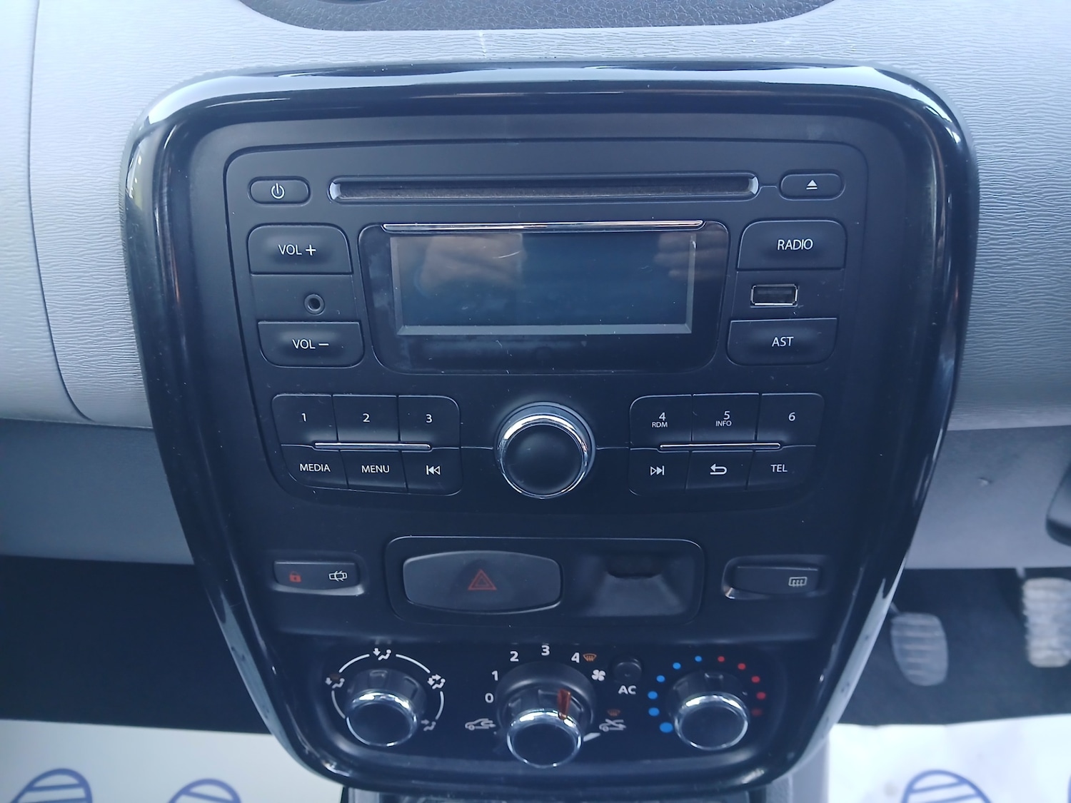 Used Dacia Duster 2013 for sale - 76861906: Photo 25