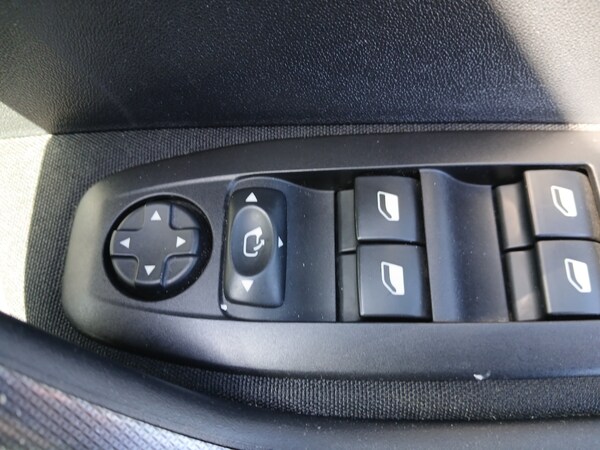 Used Peugeot 2008 2018 for sale - 74178579: Photo 27