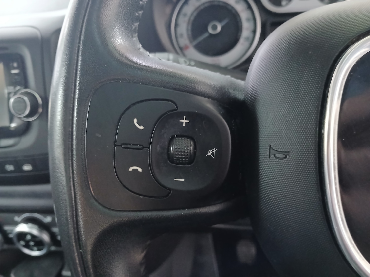 Used Fiat 500L 2013 for sale - 77519461: Photo 30