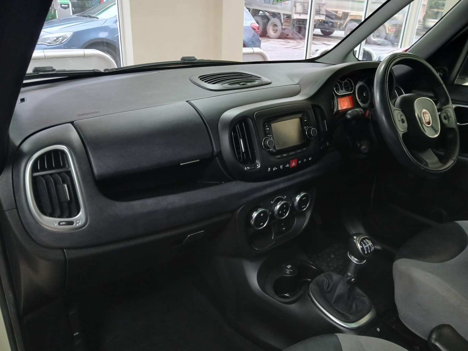 Used Fiat 500L 2013 for sale - 77519461: Photo 9
