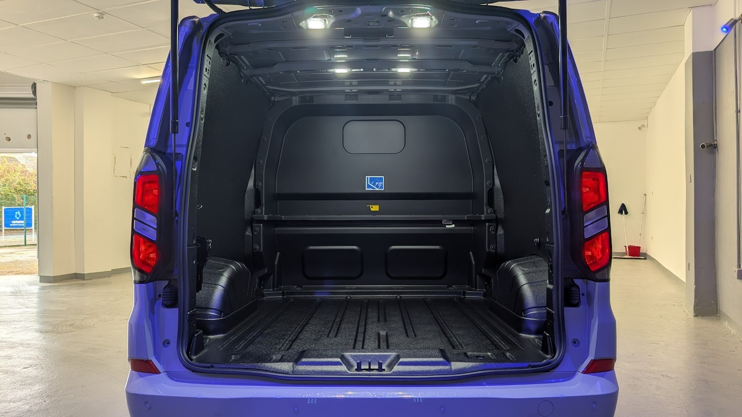 Used Ford Transit Custom for sale - 76415476: Photo 8