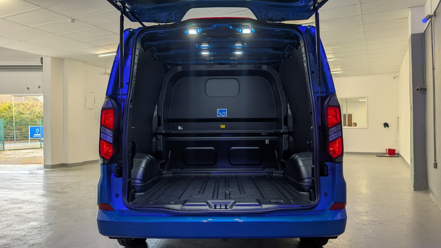 Used Ford Transit Custom for sale - 76415389: Photo 8