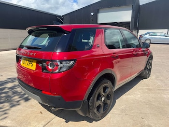 Used Land Rover Discovery Sport 2017 for sale - 78423740: Photo