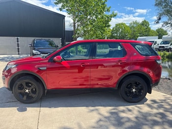 Used Land Rover Discovery Sport 2017 for sale - 78423740: Photo
