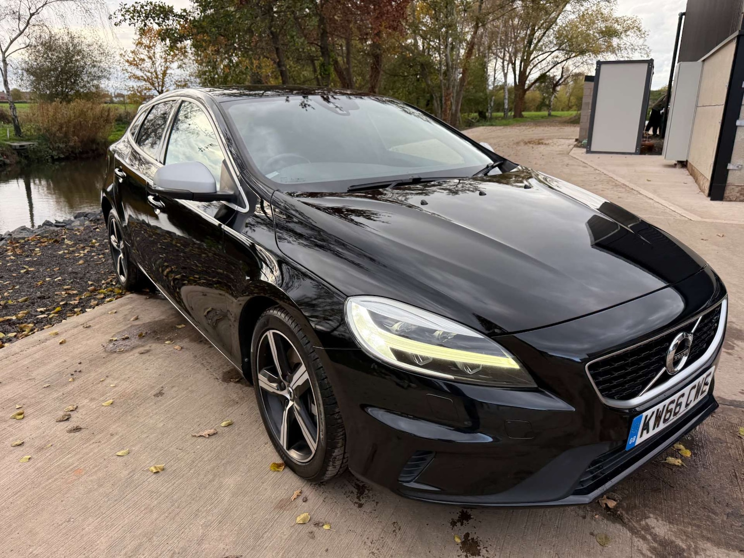 Used Volvo V40 2017 for sale - 78211850: Photo 5