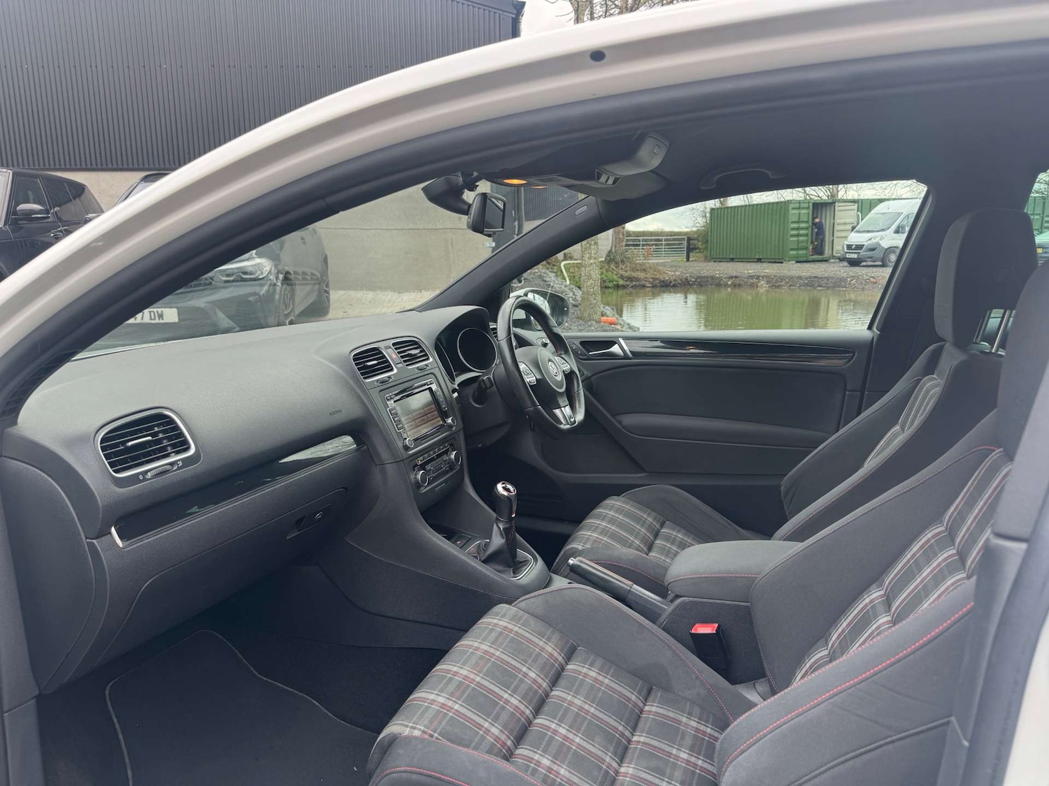 Used Volkswagen Golf 2010 for sale - 77562682: Photo 16