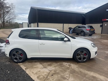 Used Volkswagen Golf 2010 for sale - 77562682: Photo