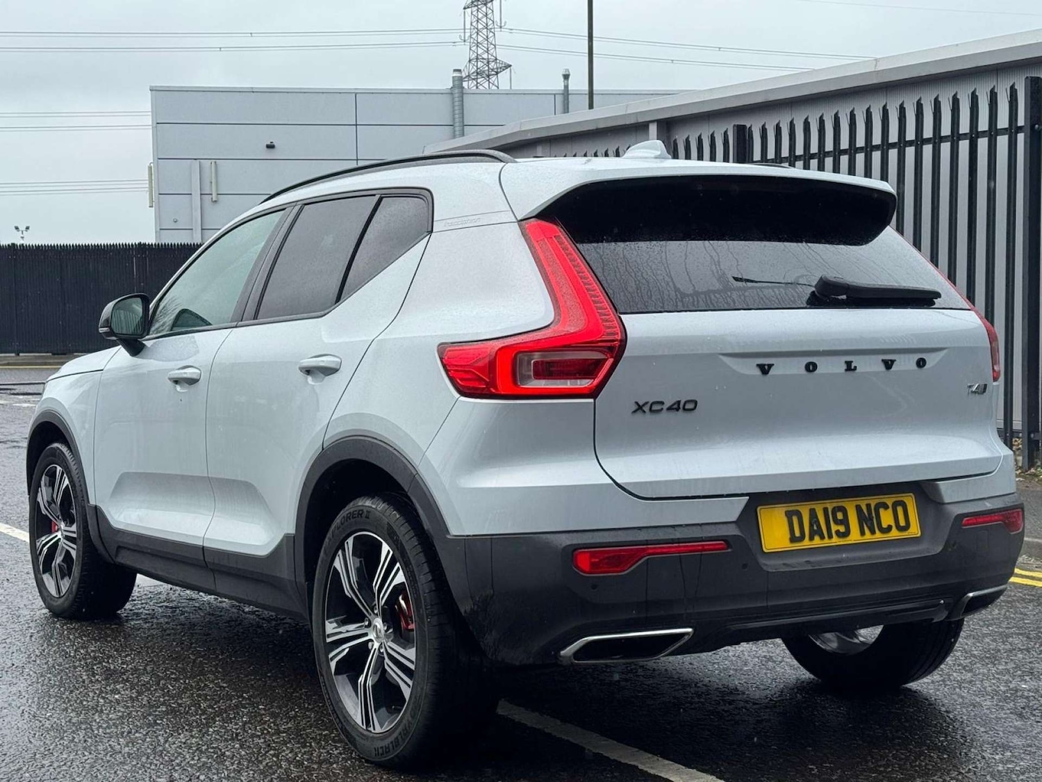 Used Volvo XC40 2019 for sale - 77609429: Photo 2
