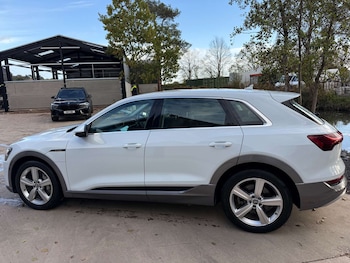 Used Audi e-tron 2020 for sale - 76340744: Photo