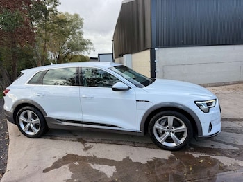 Used Audi e-tron 2020 for sale - 76340744: Photo