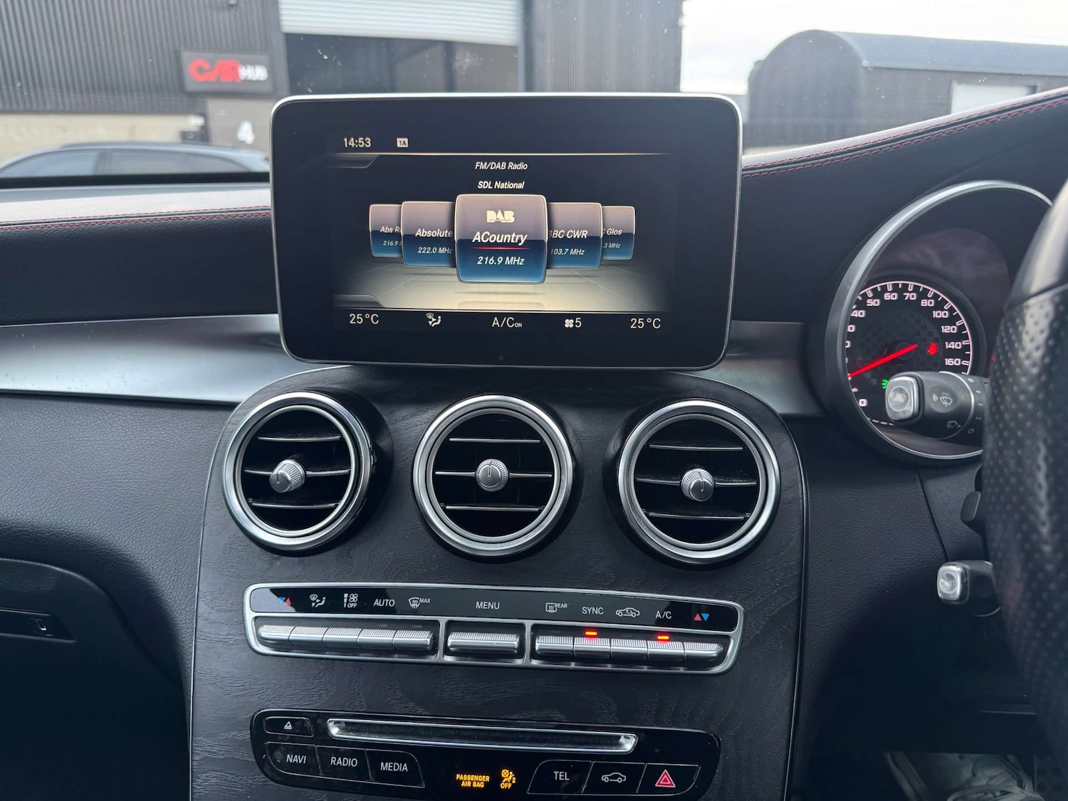 Used Mercedes-Benz GLC 2017 for sale - 77378405: Photo 15