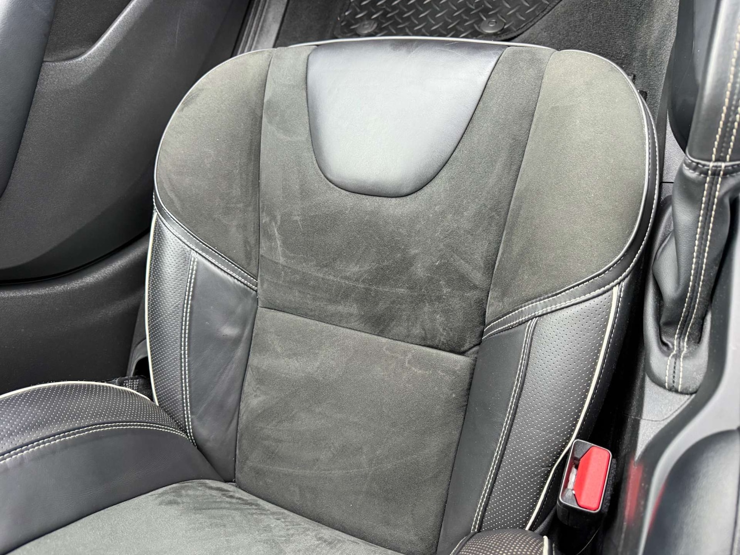 Used Volvo V40 2017 for sale - 76507209: Photo 18