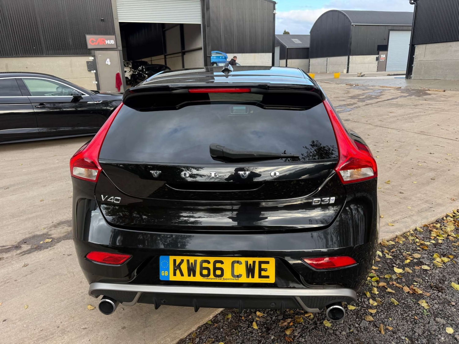 Used Volvo V40 2017 for sale - 76507209: Photo 3