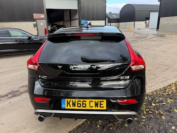 Used Volvo V40 2017 for sale - 76507209: Photo