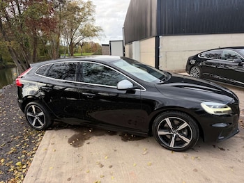 Used Volvo V40 2017 for sale - 76507209: Photo