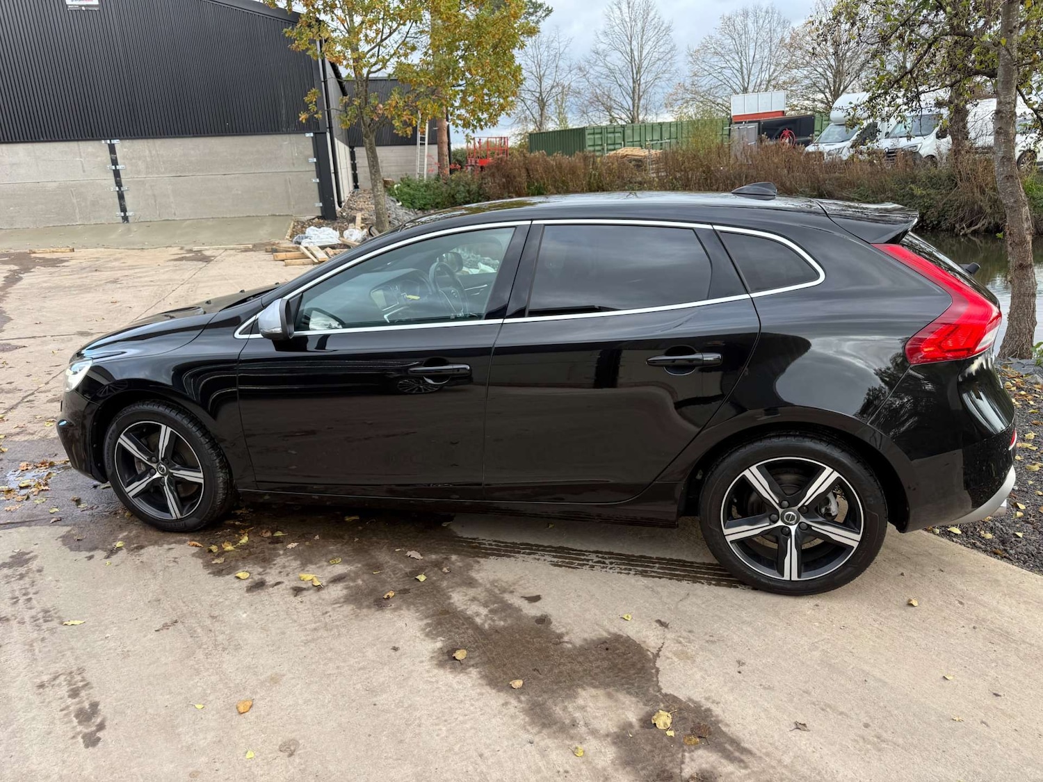 Used Volvo V40 2017 for sale - 76507209: Photo 7
